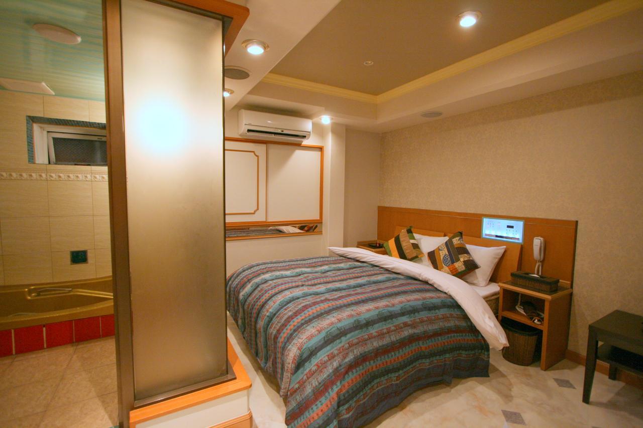 ホテルセラヴィ大阪城北詰（大人専用） エクステリア 写真